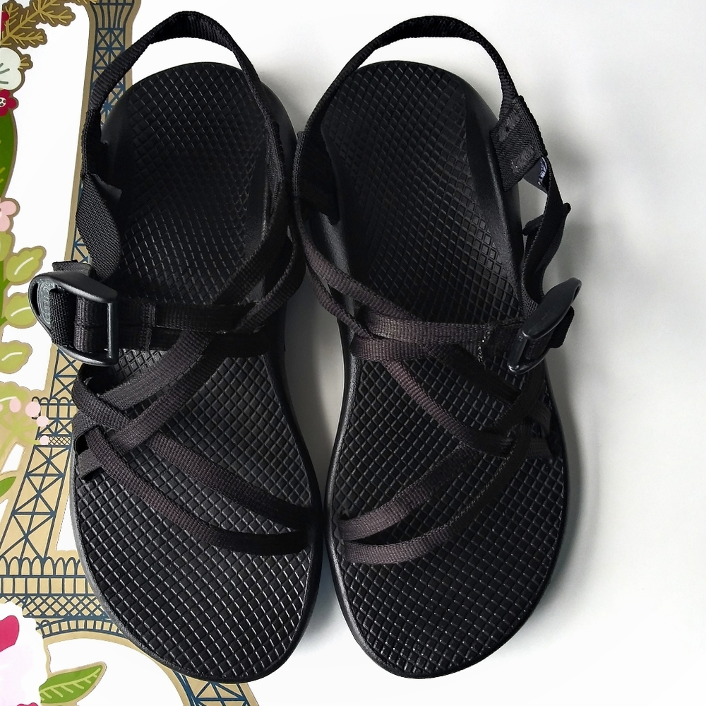 CHACO SANDAL SIZE 8